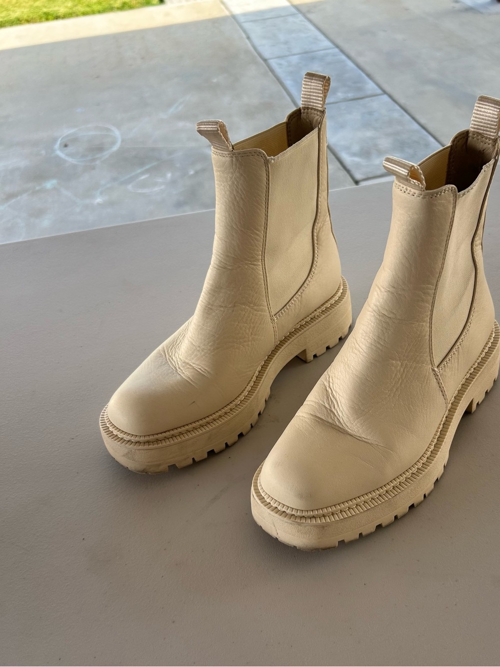 Sam Edelman Laguna Waterproof Chelsea Boot. Ivory. Size 5